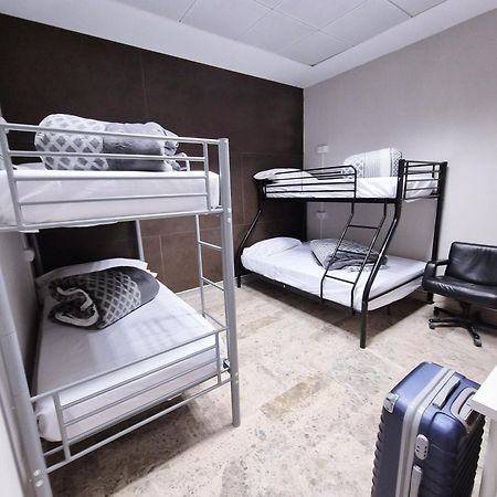 Lai Hostel Madrid Exterior photo
