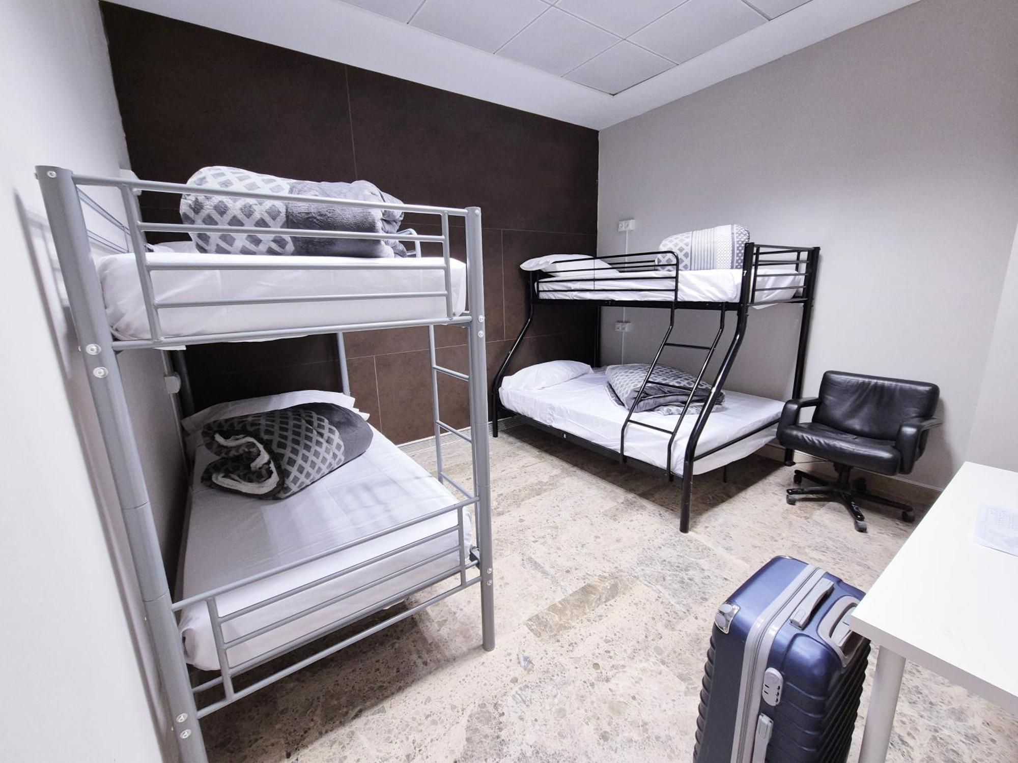 Lai Hostel Madrid Exterior photo